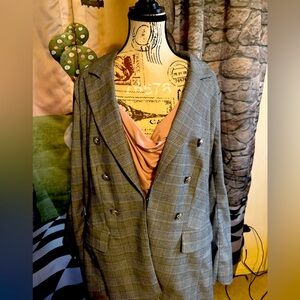 Perfect all season flattering double breasted blazer